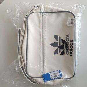 Adidas originals airliner classic messenger bag white polyurethane 15in w 11in h